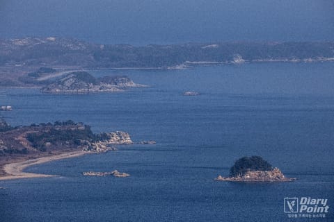 서해로 흘러드는 북한 방사능 폐수 의혹…위성사진으로 포착된 정황, 정부는 “이상 없다”