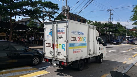 쿠팡 물류노동자들 “이제는 멈춘다”…로켓배송 파업 현실화