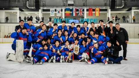 "5전 전승 완벽 우승"…U-20 아이스하키, 루마니아 꺾고 3부 리그 승격
