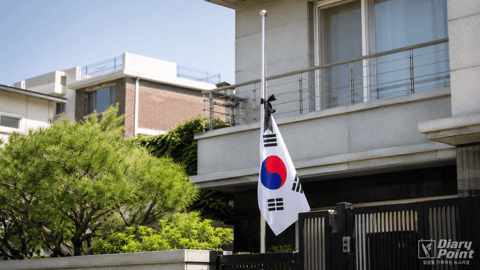 "오늘은 조기 게양하는 날"…현충일 태극기 다는 법 다시 관심