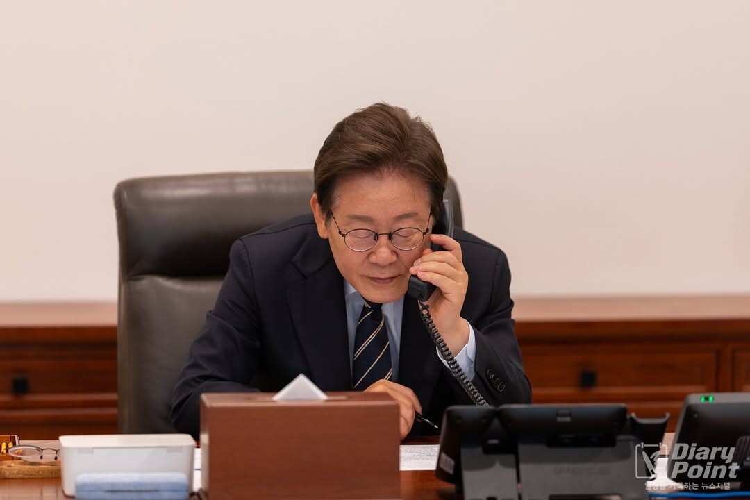 이재명 대통령 “SKT 사태, 회사 책임…위약금은 국민이 떠안아선 안 돼”
