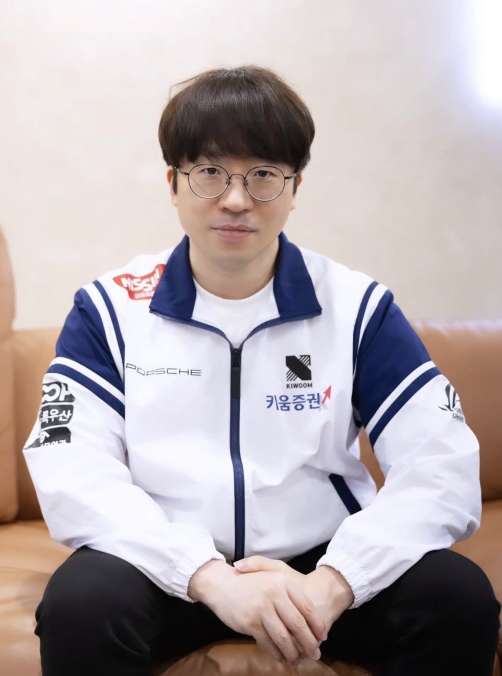 사진=무릎 인스타그램