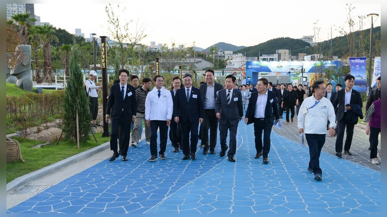 부캉이에 밀린 700억 여수 박람회, 지역축제가 살아남을 조건은